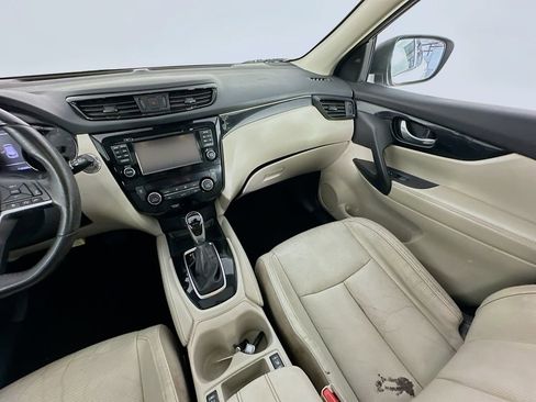 Used 2018 Nissan Rogue Sport SL w/ SL Premium Package FWD image 11