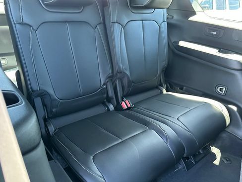 New 2026 Jeep Grand Cherokee L Limited w/ Limited Altitude Package AWD/4WD image 19