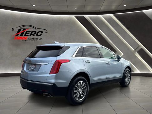 Used 2017 Cadillac XT5 Luxury w/ Driver Awareness Package AWD/4WD image 4