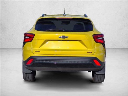 Used 2024 Chevrolet Trax RS w/ Sunroof Package FWD image 7