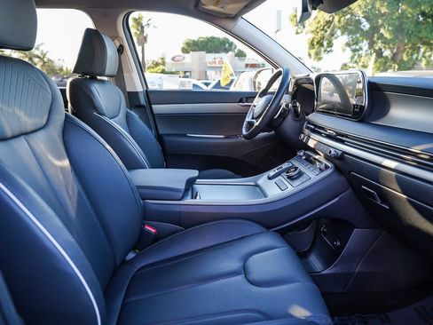 Certified 2025 Hyundai Palisade SEL image 16