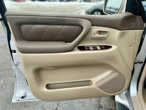 Used 2002 Toyota Land Cruiser 4dr 4WD image 9