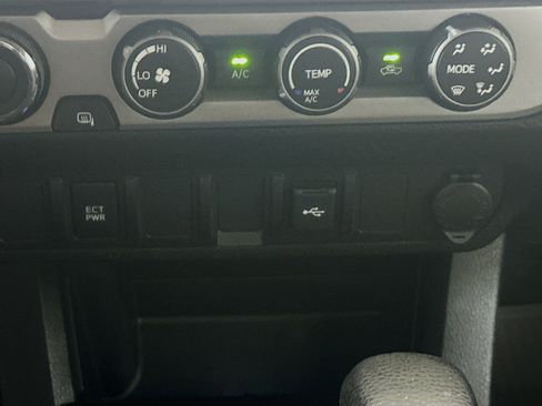 Used 2022 Toyota Tacoma SR5 image 25