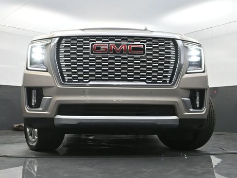 Used 2021 GMC Yukon Denali w/ Denali Premium Package RWD image 28