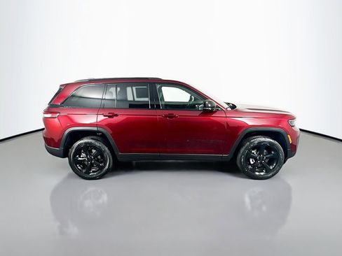 New 2025 Jeep Grand Cherokee Altitude image 8