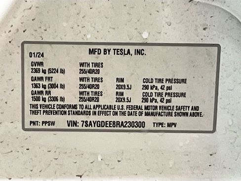 Used 2024 Tesla Model Y Long Range AWD/4WD image 32