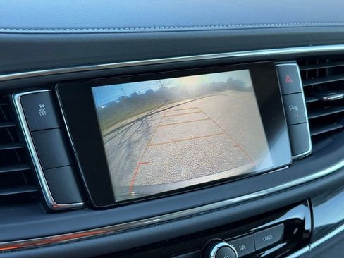 Used 2019 Buick Enclave Essence image 37