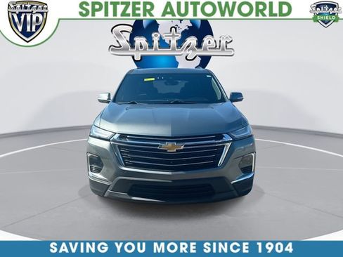 Used 2022 Chevrolet Traverse LT w/ LT Premium Package AWD/4WD image 3