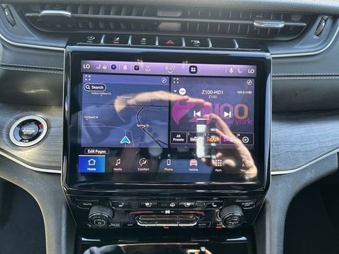 Used 2024 Jeep Grand Cherokee Limited w/ Luxury Tech Group II AWD/4WD image 20
