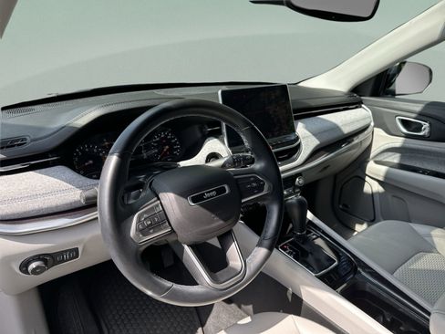 Used 2022 Jeep Compass Latitude w/ Sun and Sound Group FWD image 27