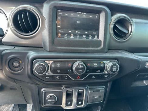 Used 2022 Jeep Wrangler Sport AWD/4WD image 9