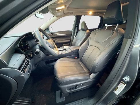 Used 2026 INFINITI QX60 Luxe w/ Cargo Package image 23