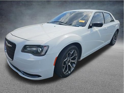 Used 2018 Chrysler 300 Touring w/ Sport Appearance Package RWD image 1