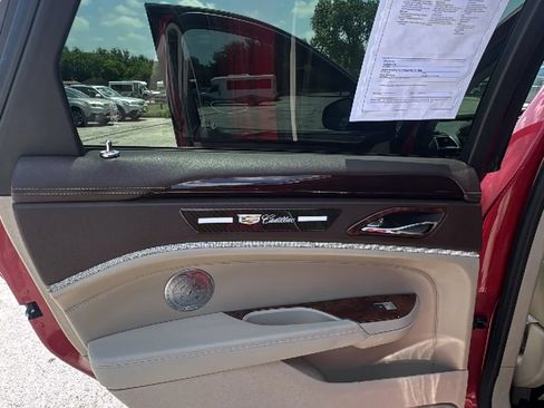 Used 2011 Cadillac SRX Luxury FWD image 21