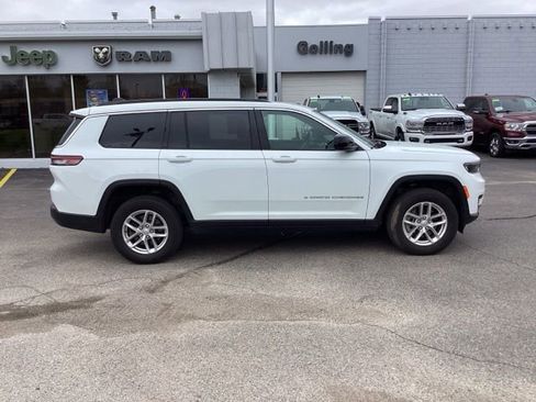 Used 2024 Jeep Grand Cherokee L Laredo w/ Luxury Tech Group I AWD/4WD image 2