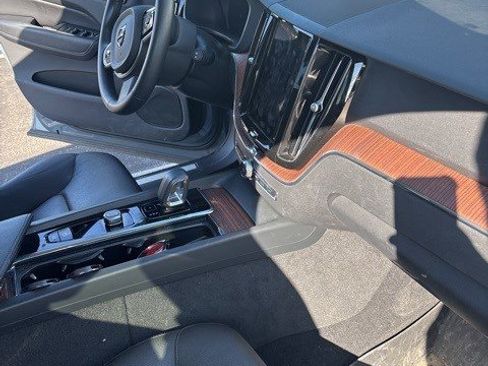 Used 2024 Volvo XC60 B5 Plus w/ Climate Package image 10
