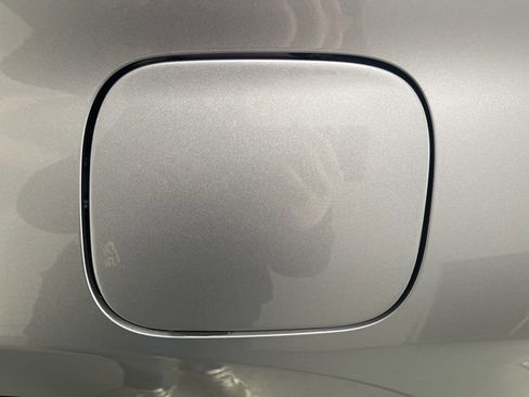 Used 2022 Toyota Highlander XLE image 44