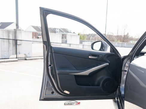 Used 2018 Lexus IS 300 F Sport image 41