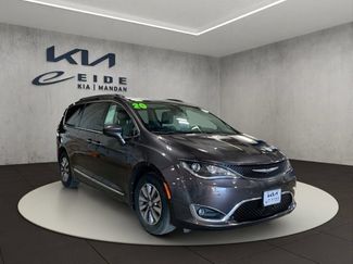 Used 2020 Chrysler Pacifica Touring-L Plus FWD video 1