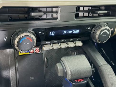 Certified 2024 Toyota Tacoma TRD Off-Road w/ TRD Off Road Upgrade Package AWD/4WD image 17