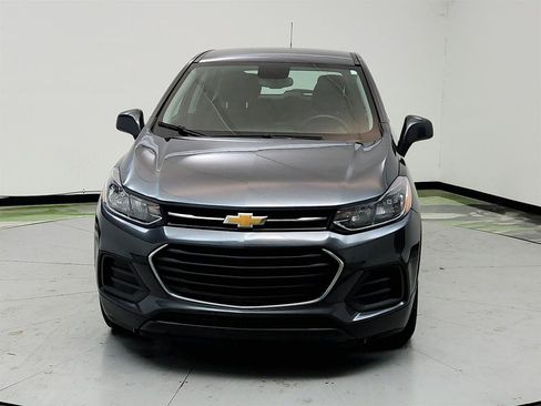 Used 2019 Chevrolet Trax LS FWD image 2