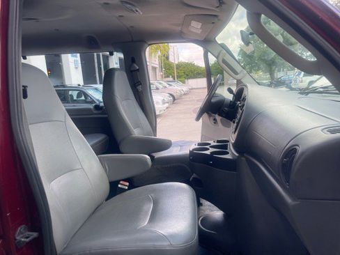 Used 2006 Ford E-150 and Econoline 150 Wagon image 13