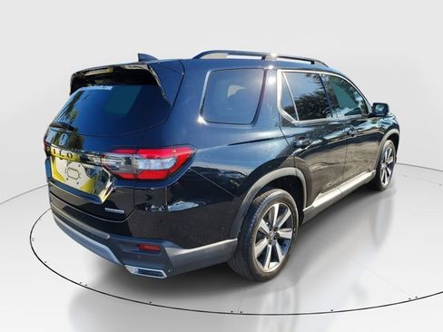 Certified 2024 Honda Pilot Touring image 37