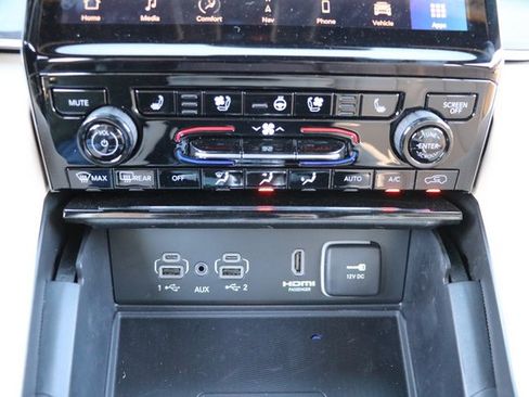 New 2024 Jeep Grand Cherokee Limited 4xe w/ Luxury Tech Group II image 19