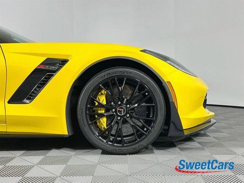 Used 2015 Chevrolet Corvette Z06 w/ 3LZ Preferred Equipment Group RWD image 41