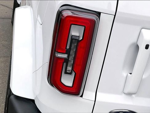 Used 2024 Ford Bronco Outer Banks image 30