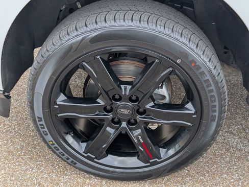 Used 2020 Ford Expedition Limited image 28