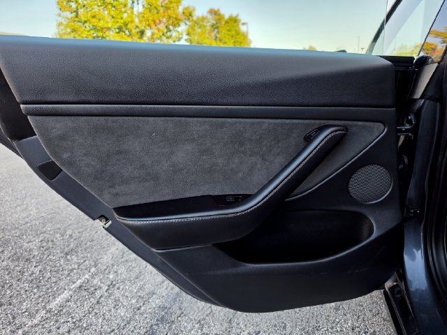 Used 2022 Tesla Model 3 Long Range AWD/4WD image 26