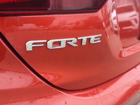 Used 2021 Kia Forte GT-Line FWD image 10