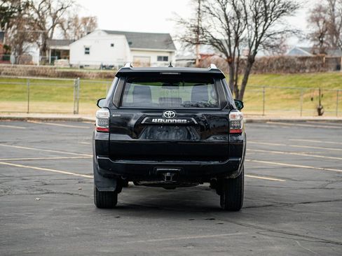 Used 2014 Toyota 4Runner SR5 image 6