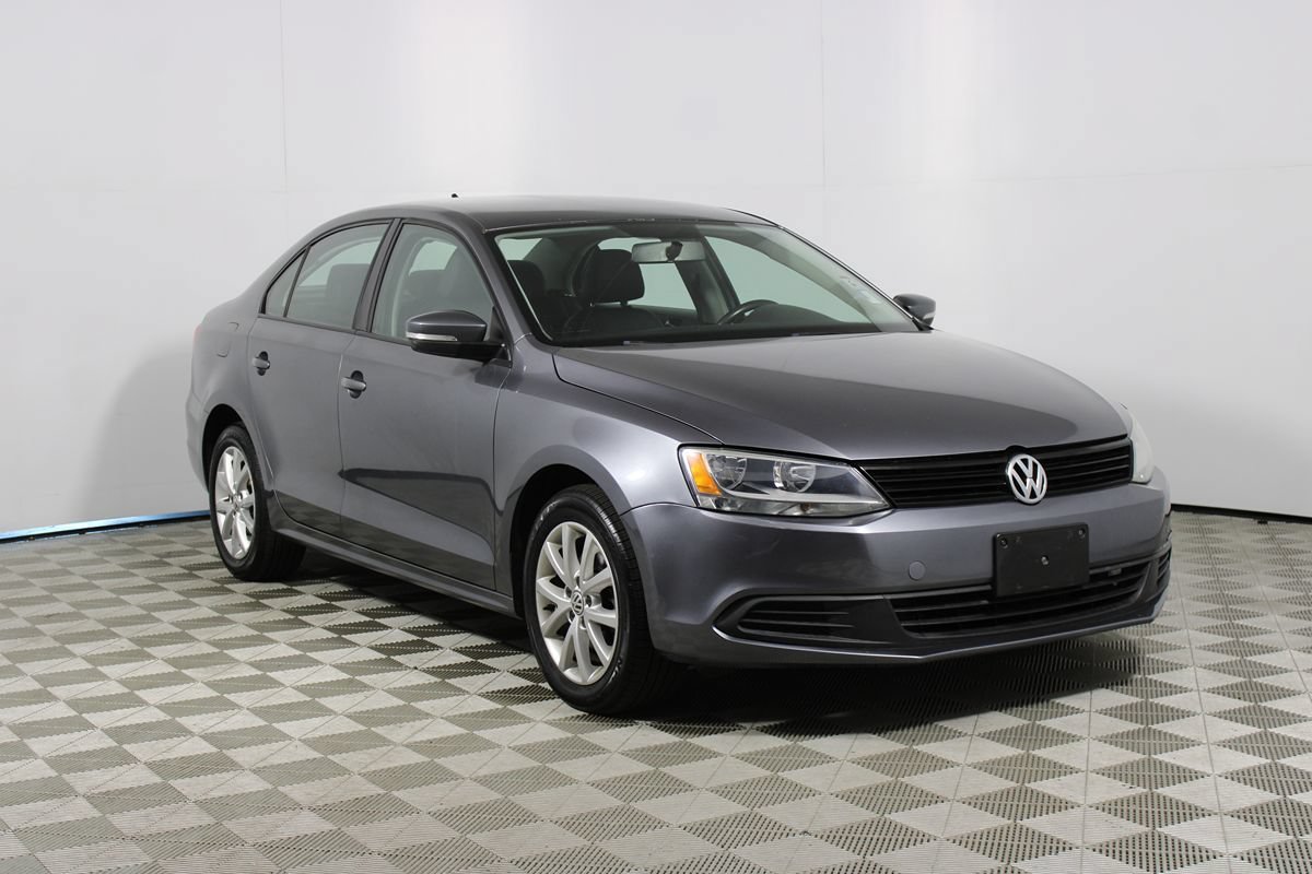 Used 2011 Volkswagen Jetta SE FWD image 1