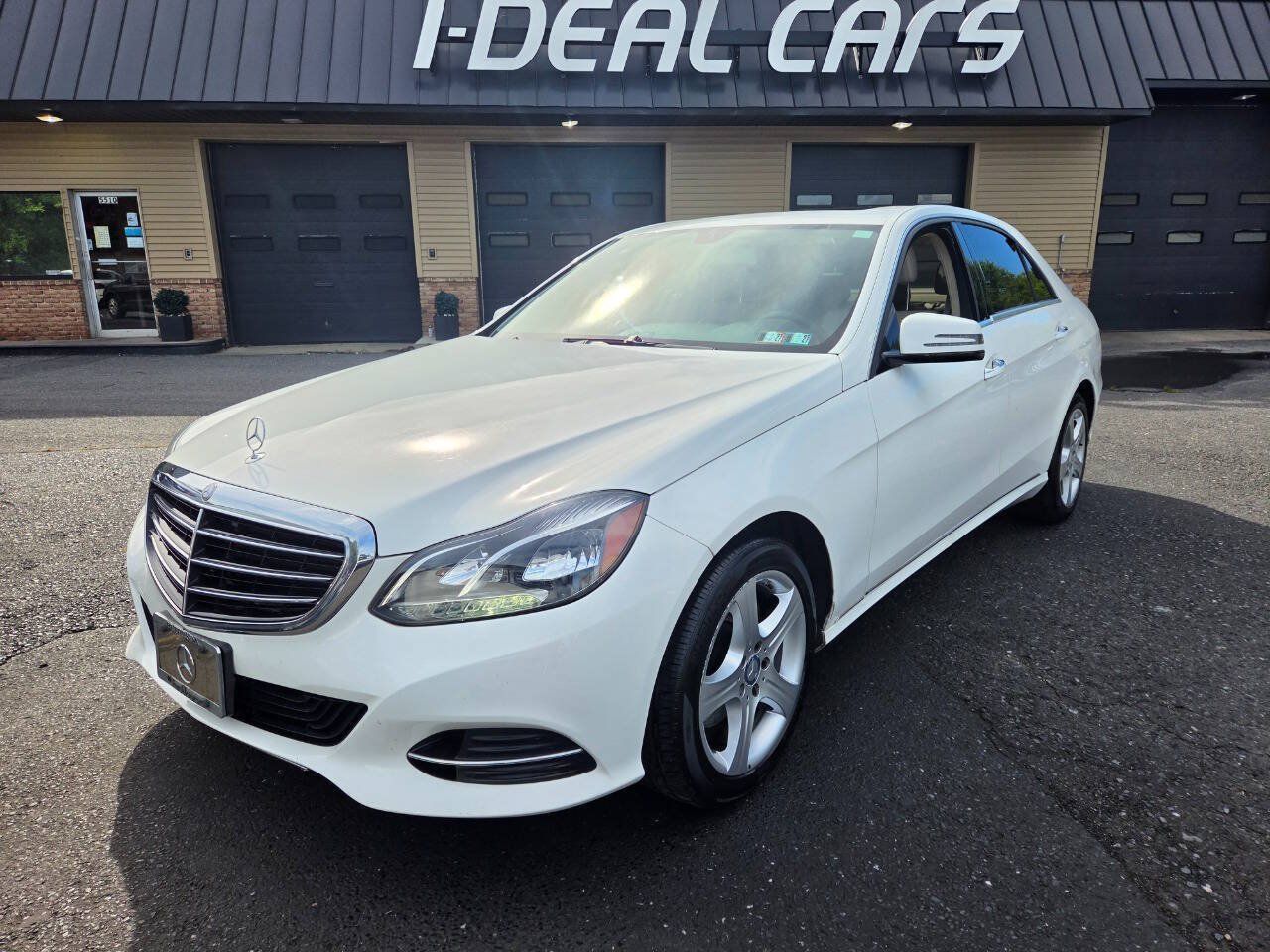 Used 2014 Mercedes-Benz E 350 4MATIC Sedan w/ Premium 1 Package image 43