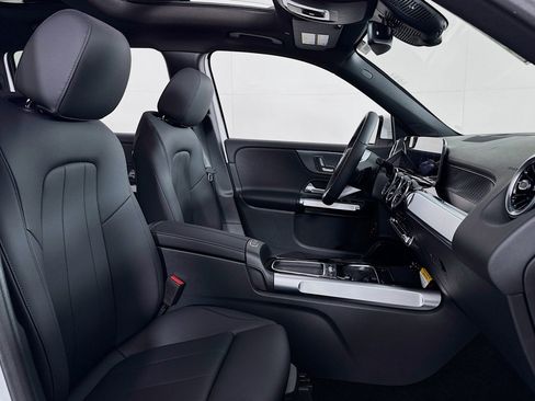 New 2026 Mercedes-Benz GLB 250 image 6