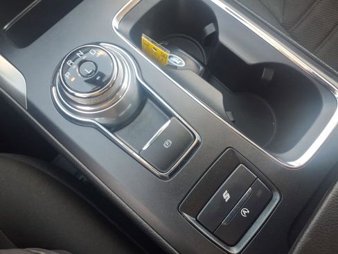 Used 2020 Ford Fusion SE image 19