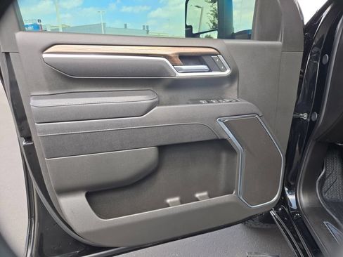 Used 2025 Chevrolet Silverado 2500 LT w/ Trail Boss Package AWD/4WD image 12