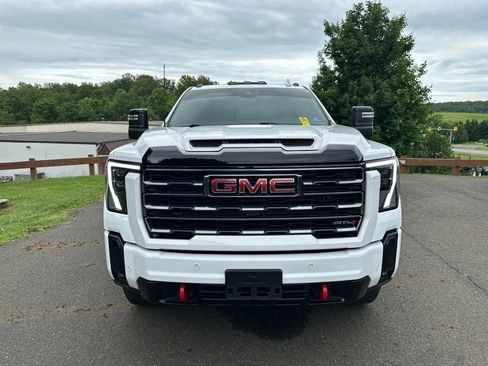 Used 2025 GMC Sierra 2500 AT4 w/ AT4 Premium Plus Package AWD/4WD image 2