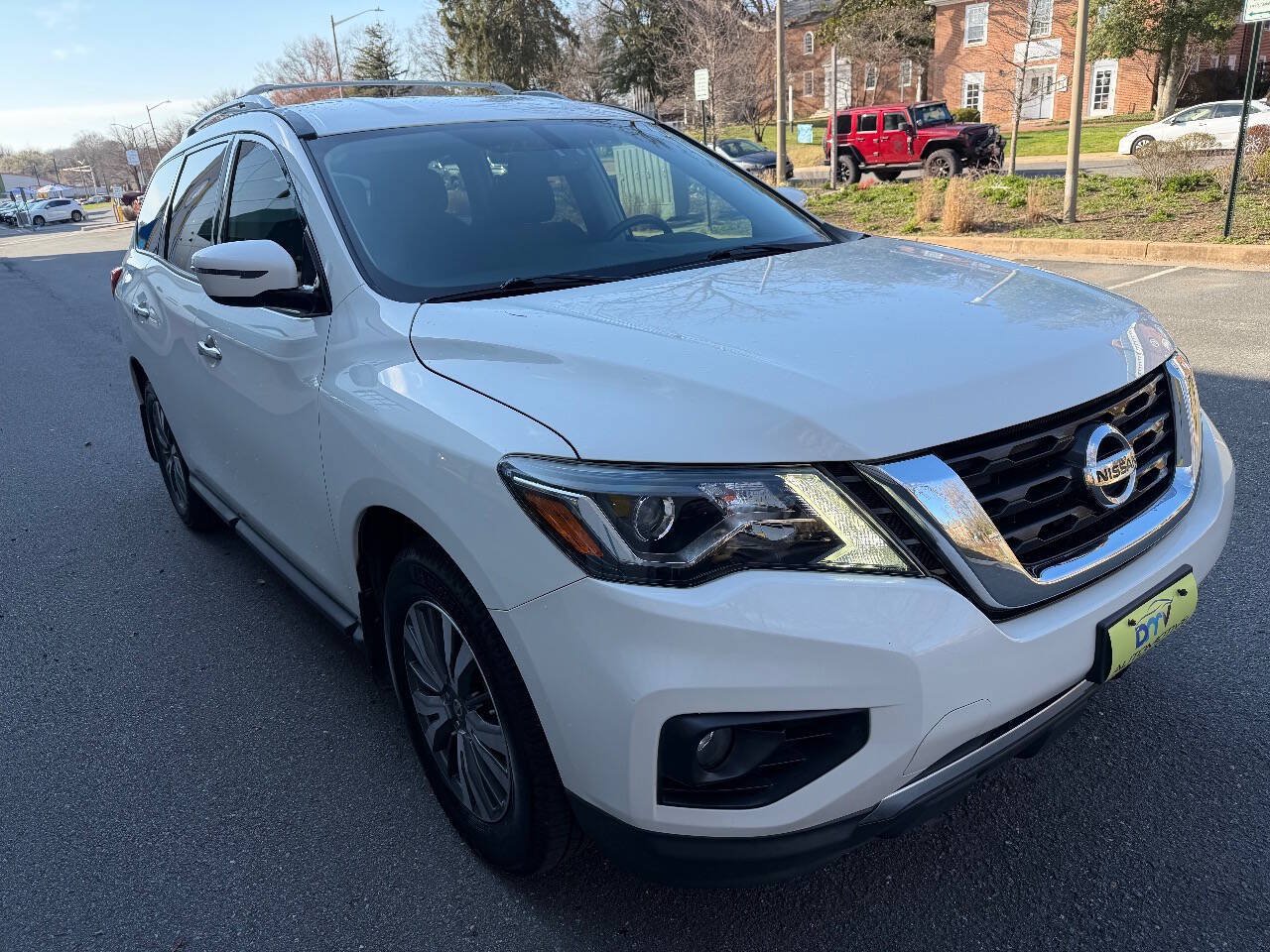 Used 2017 Nissan Pathfinder SV w/ Trailer Tow Package AWD/4WD image 8