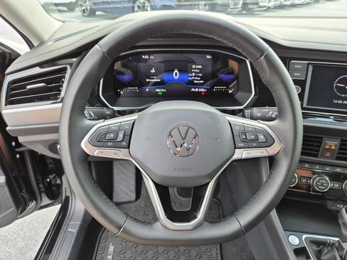 Used 2023 Volkswagen Jetta SE image 19