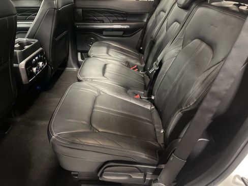 Used 2021 Ford Expedition Platinum image 12