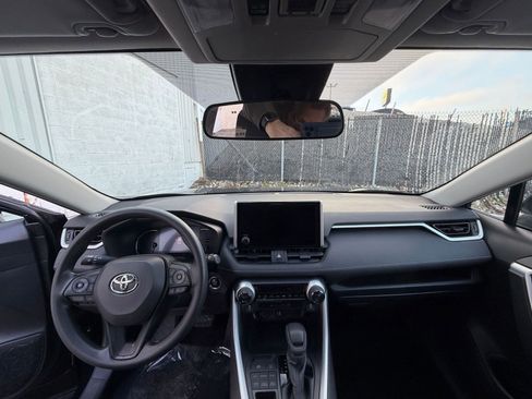 Used 2025 Toyota RAV4 XLE w/ Convenience Package image 36