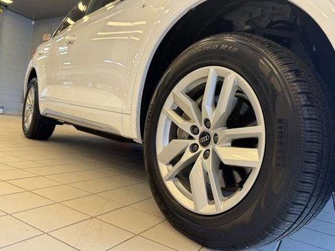 Certified 2022 Audi Q5 2.0T Premium w/ Convenience Package AWD/4WD image 9