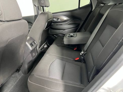 Used 2024 GMC Terrain SLE image 24