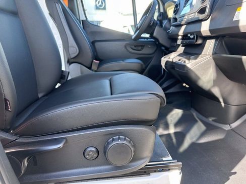 New 2025 Mercedes-Benz Sprinter 4500 image 35
