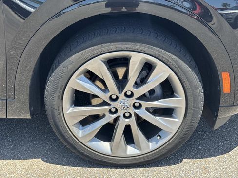 Used 2022 Buick Envision Avenir w/ Technology Package II FWD image 4