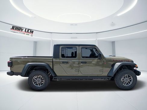 New 2025 Jeep Gladiator Mojave image 2