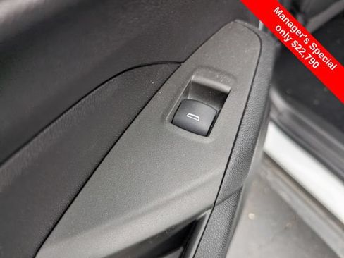Used 2024 Chevrolet Trax RS w/ Sunroof Package FWD image 11